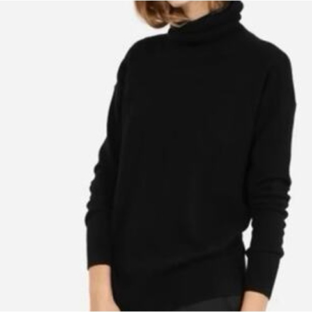 Dark Navy Blue Cashmere Turtleneck